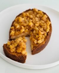 Caramel Cheesecake with Apple & Cinnamon